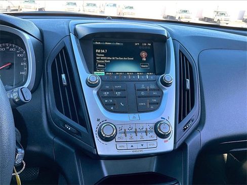 Used 2017 Chevrolet Equinox LS image 17