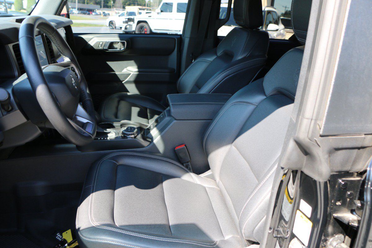 Used 2025 Ford Bronco Badlands AWD/4WD image 25