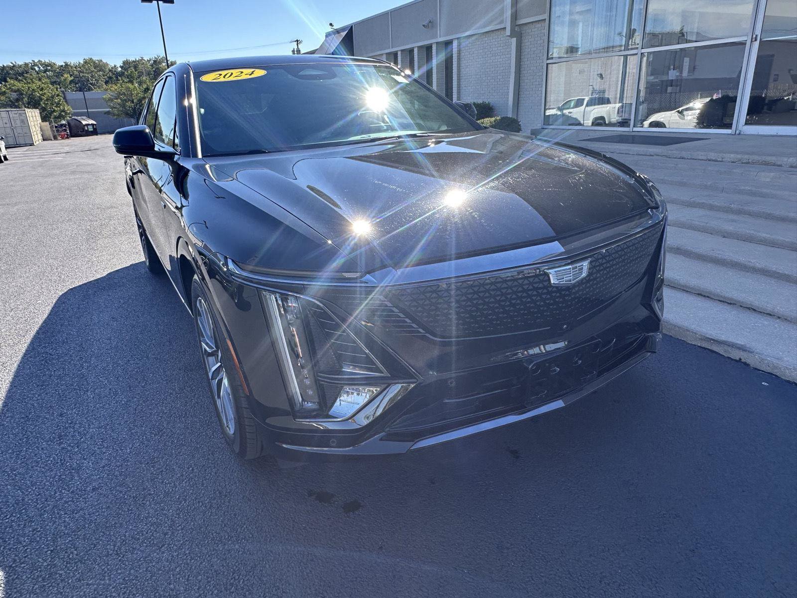 Used 2024 Cadillac Lyriq Sport AWD/4WD image 4