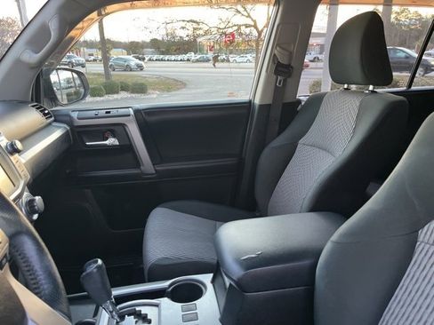 Used 2016 Toyota 4Runner SR5 image 10