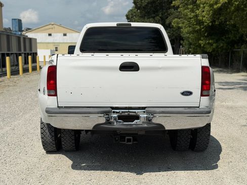 Used 2004 Ford F550 2WD Crew Cab Super Duty image 6