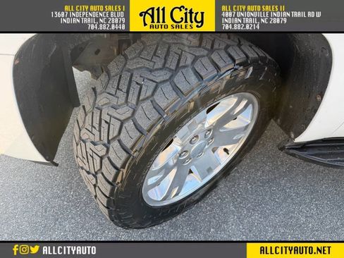 Used 2011 GMC Yukon SLT w/ SLT-2 Equipment Package image 37