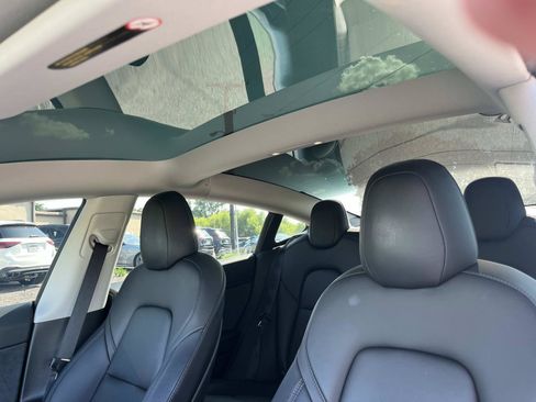 Used 2022 Tesla Model 3 Long Range AWD/4WD image 27