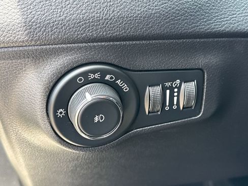 Used 2018 Jeep Compass Limited AWD/4WD image 24