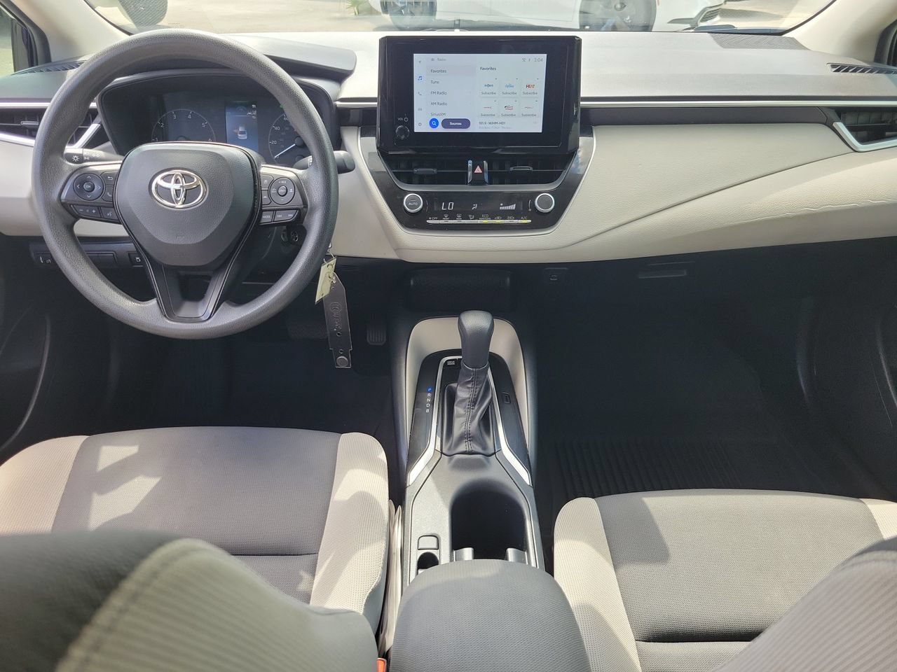 Used 2025 Toyota Corolla LE FWD image 12