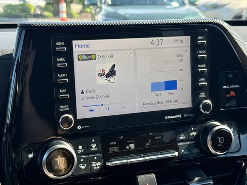Used 2022 Toyota Highlander XSE AWD/4WD image 24