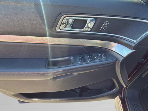 Used 2018 Ford Explorer XLT w/ Equipment Group 202A image 14