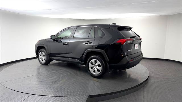 Used 2024 Toyota RAV4 LE FWD image 6