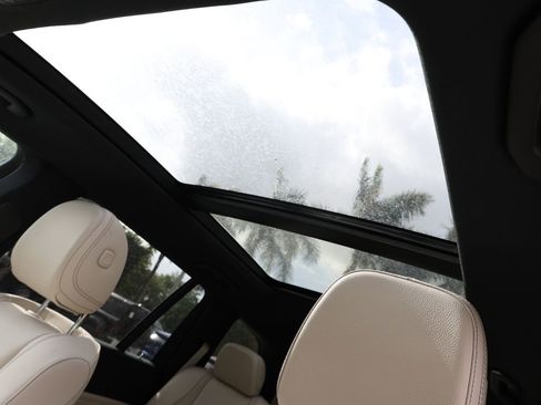 Used 2025 Mercedes-Benz GLS 450 4MATIC image 21