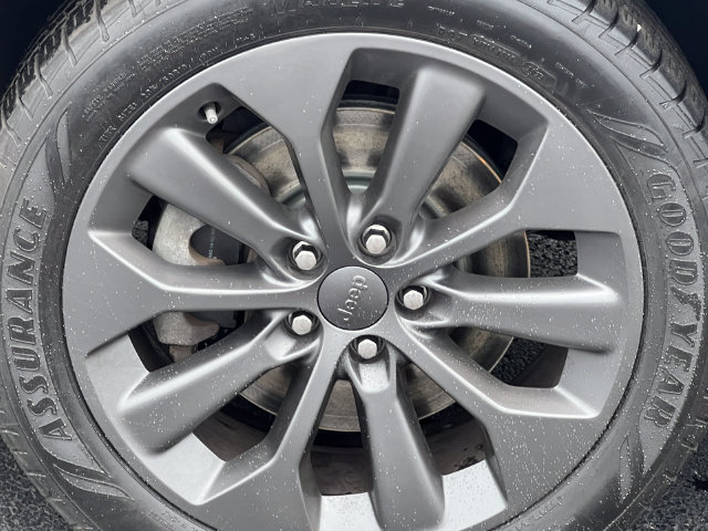 Used 2020 Jeep Cherokee High Altitude AWD/4WD image 7