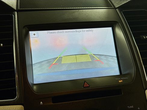 Used 2016 Ford Taurus SEL w/ Equipment Group 201A image 3