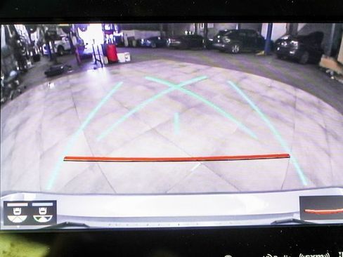 Used 2021 Toyota Avalon XLE w/ Moonroof Package image 28