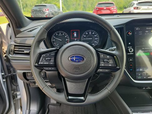 Certified 2025 Subaru Forester Premium AWD/4WD image 17