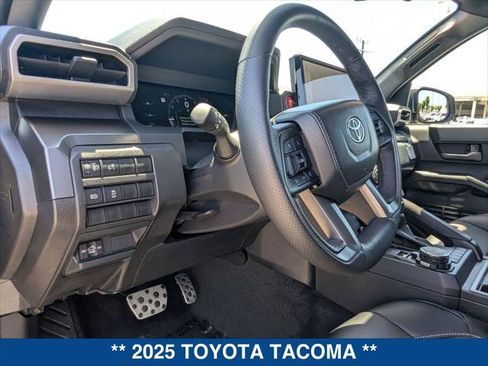 Used 2025 Toyota Tacoma TRD Sport AWD/4WD image 12