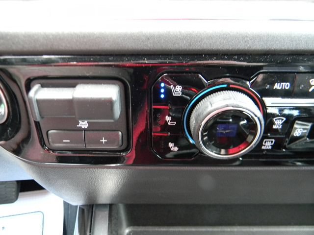 Used 2023 Chevrolet Silverado 1500 LTZ AWD/4WD image 18