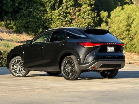 Used 2025 Lexus RX 350 Premium w/ Convenience Package FWD image 2