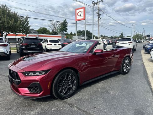 Used 2025 Ford Mustang GT Premium w/ GT Performance Package RWD image 14