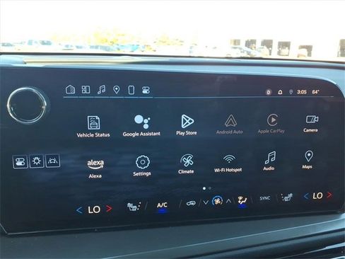 Used 2024 Chevrolet Traverse LT image 19