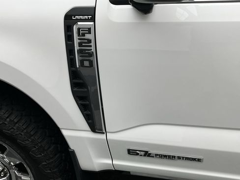 Certified 2023 Ford F250 Lariat w/ Lariat Ultimate Package AWD/4WD image 38