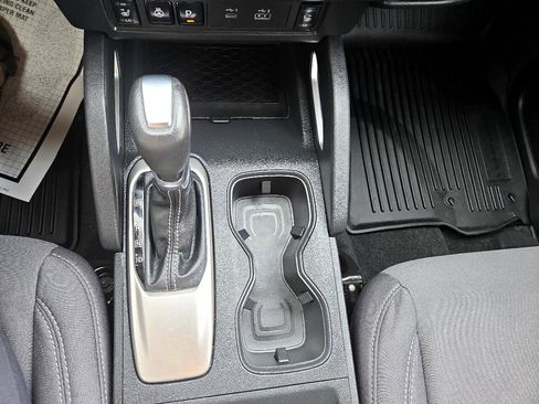 Used 2022 Nissan Frontier SV image 19