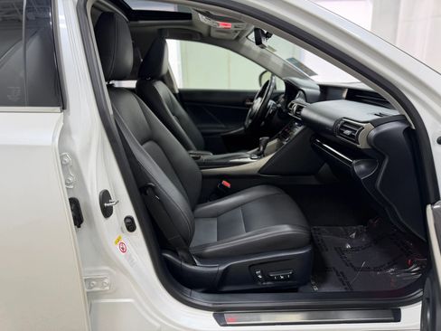 Used 2018 Lexus IS 300 AWD w/ Comfort Package image 26