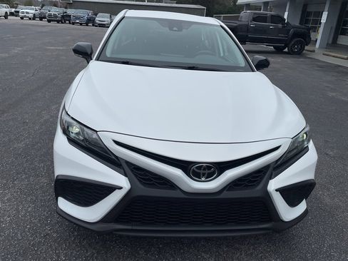 Used 2022 Toyota Camry SE w/ Convenience Package image 3