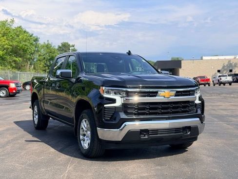 Used 2024 Chevrolet Silverado 1500 LT w/ Protection Package AWD/4WD image 4