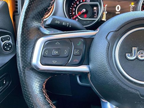 Used 2021 Jeep Gladiator Mojave AWD/4WD image 28