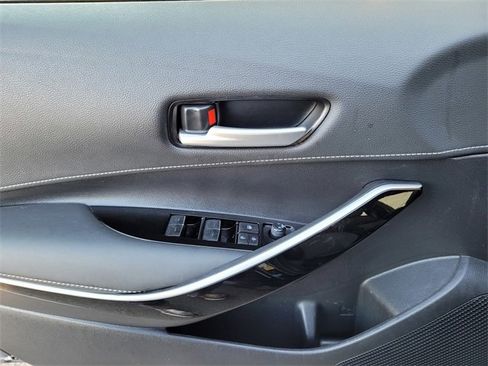 Certified 2022 Toyota Corolla XSE image 22