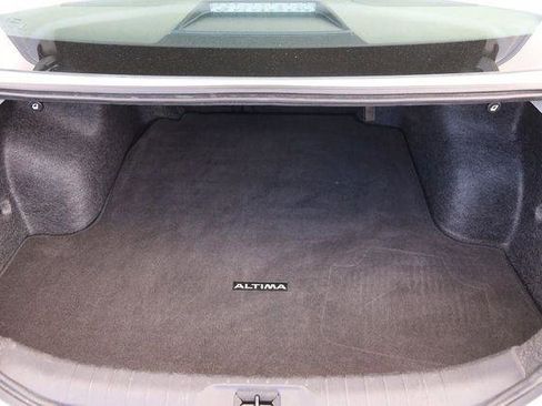 Used 2025 Nissan Altima 2.5 SV FWD image 7