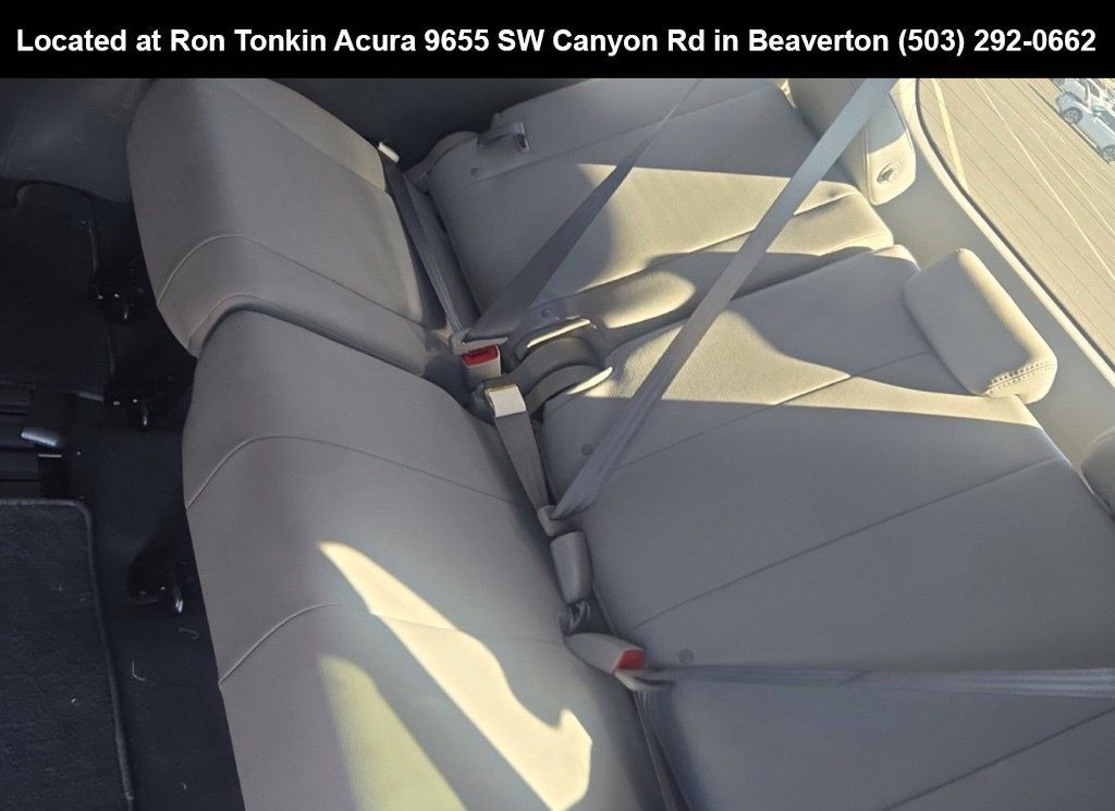 Used 2019 Toyota Sienna XLE w/ XLE Navigation Package FWD image 12