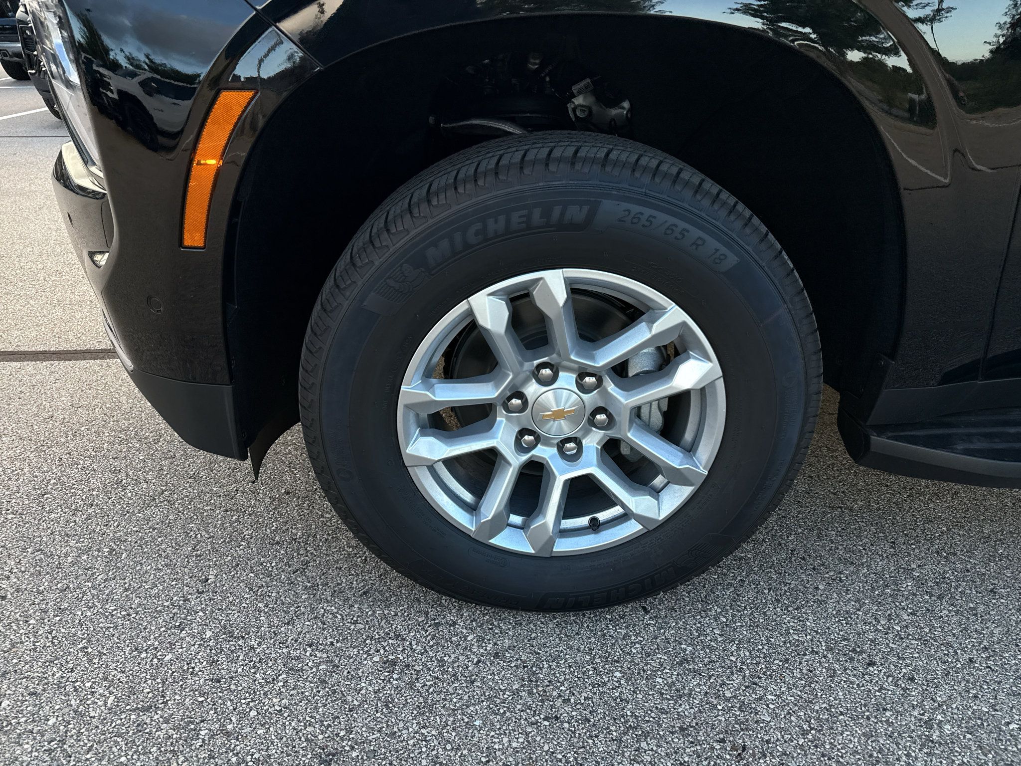 New 2026 Chevrolet Suburban LS w/ Max Trailering Package AWD/4WD image 7