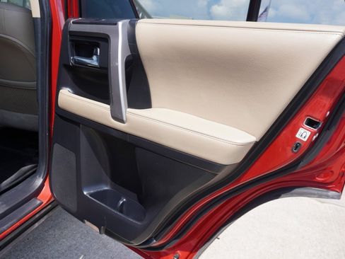 Used 2016 Toyota 4Runner SR5 Premium image 23