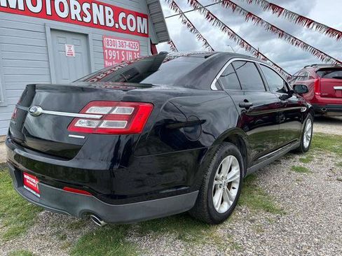 Used 2016 Ford Taurus SE FWD image 8