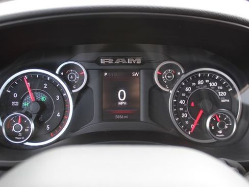 Used 2025 RAM 2500 Big Horn AWD/4WD image 23