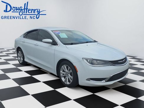Used 2017 Chrysler 200 Limited Platinum w/ Comfort & Convenience Group FWD image 7