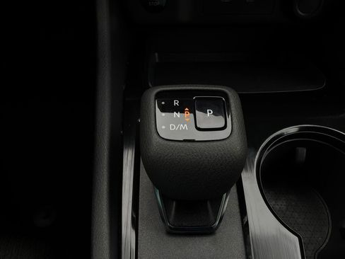 Used 2025 Nissan Rogue SV FWD image 24