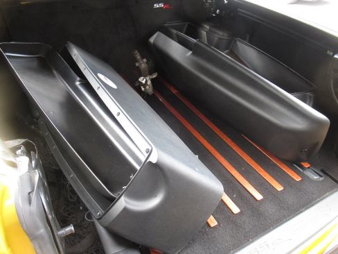 Used 2003 Chevrolet SSR w/ Preferred Equipment Group image 27