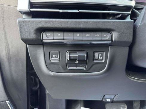 Used 2025 Cadillac Escalade ESV Sport w/ Touring Package AWD/4WD image 21