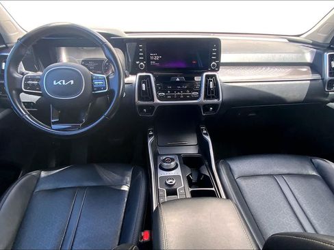 Used 2023 Kia Sorento EX w/ Panoramic Sunroof Package FWD image 10