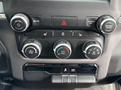 Used 2023 RAM 1500 Big Horn AWD/4WD image 30