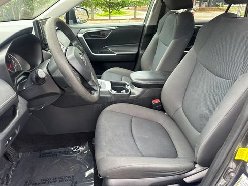 Used 2019 Toyota RAV4 LE w/ All Weather Liner Package AWD/4WD image 26