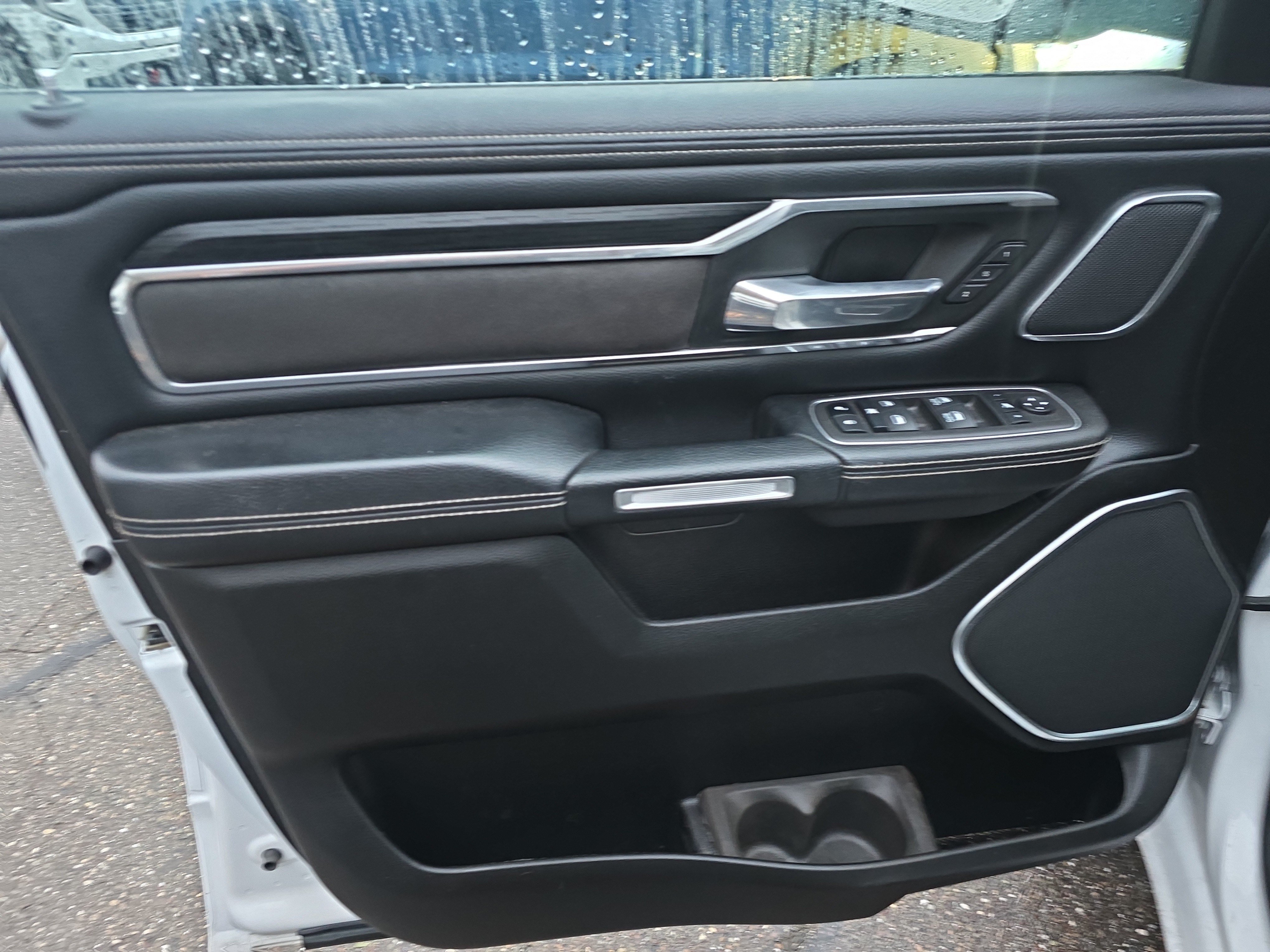 Used 2023 RAM 1500 Laramie AWD/4WD image 18