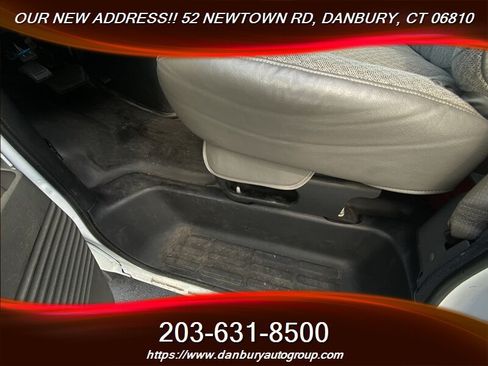 Used 2021 Chevrolet Express 2500 RWD image 13