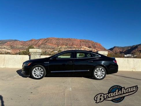 Used 2019 Buick LaCrosse Preferred image 4