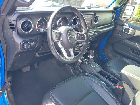 Used 2021 Jeep Wrangler Unlimited Sahara AWD/4WD image 19