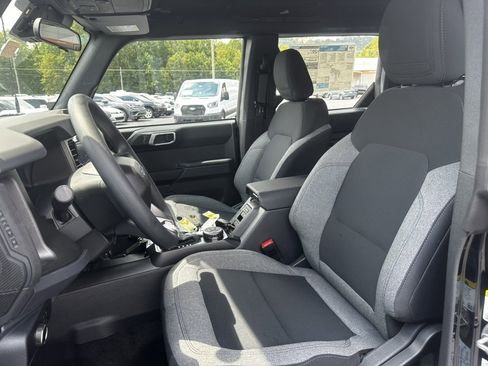 New 2025 Ford Bronco Base image 17