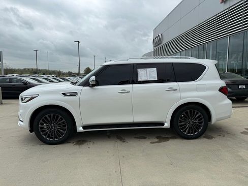 Used 2022 INFINITI QX80 Sensory w/ Cargo Package image 4