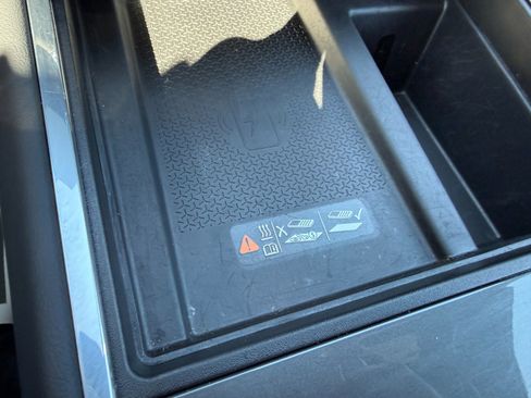 Used 2025 GMC Acadia Elevation image 34