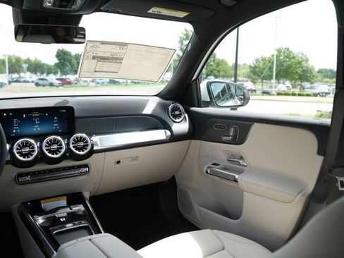 Certified 2026 Mercedes-Benz GLB 250 4MATIC image 21